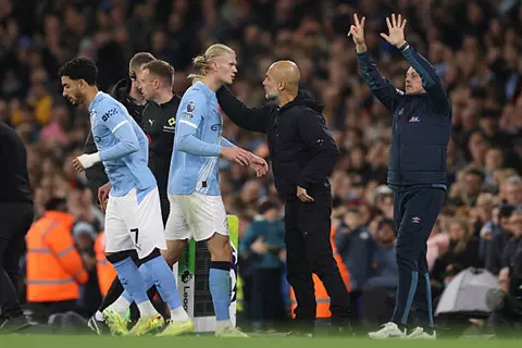 كاد يسجل.. ماذا قدم مرموش في 8 دقائق أمام بورنموث؟